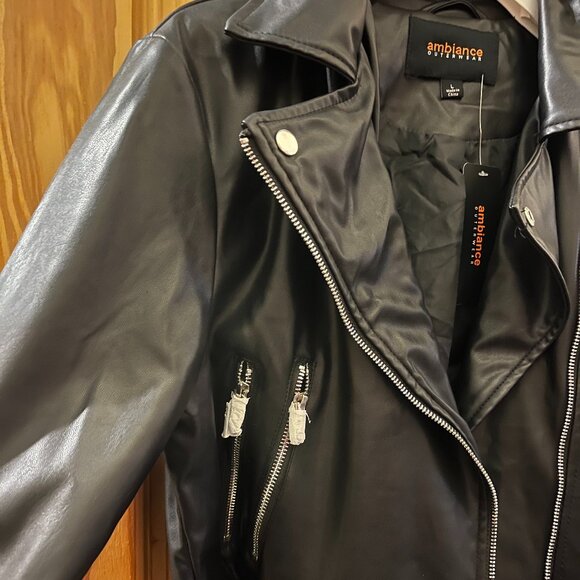 Ambiance Outerwear Black Cropped Leather Jacket - Picture 1 of 2